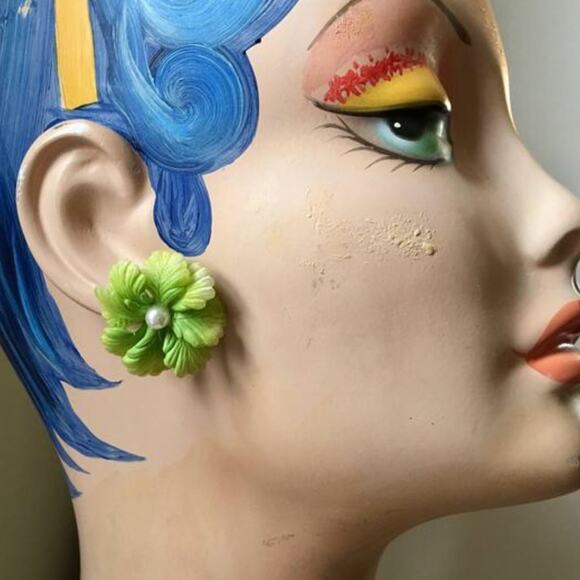 Vintage Jewelry - Vintage Green Flower with pearl statement earrings